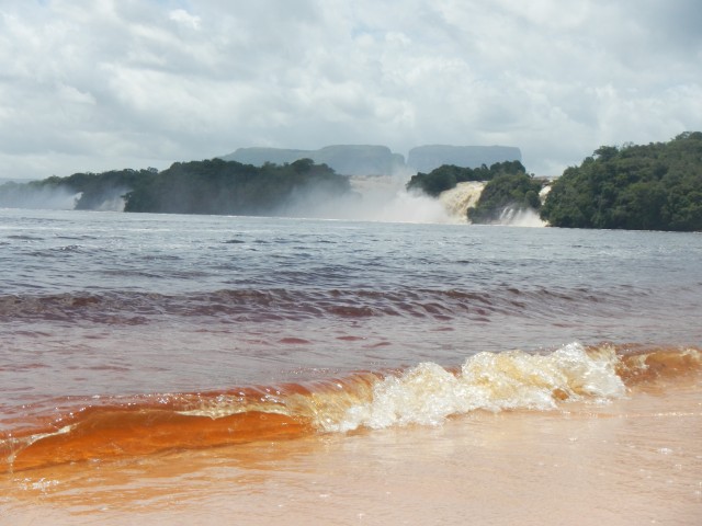 Ciudad Bolivar (8) Canaima Strand